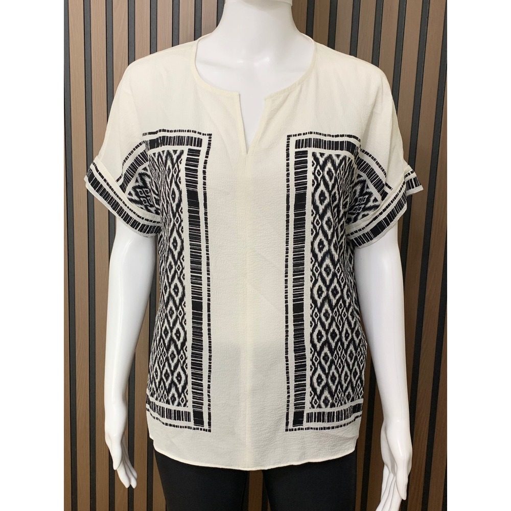 Chicos Blurred Ikat Crepe Popover Top Black White Short Sleeve Blouse Size 0 NEW